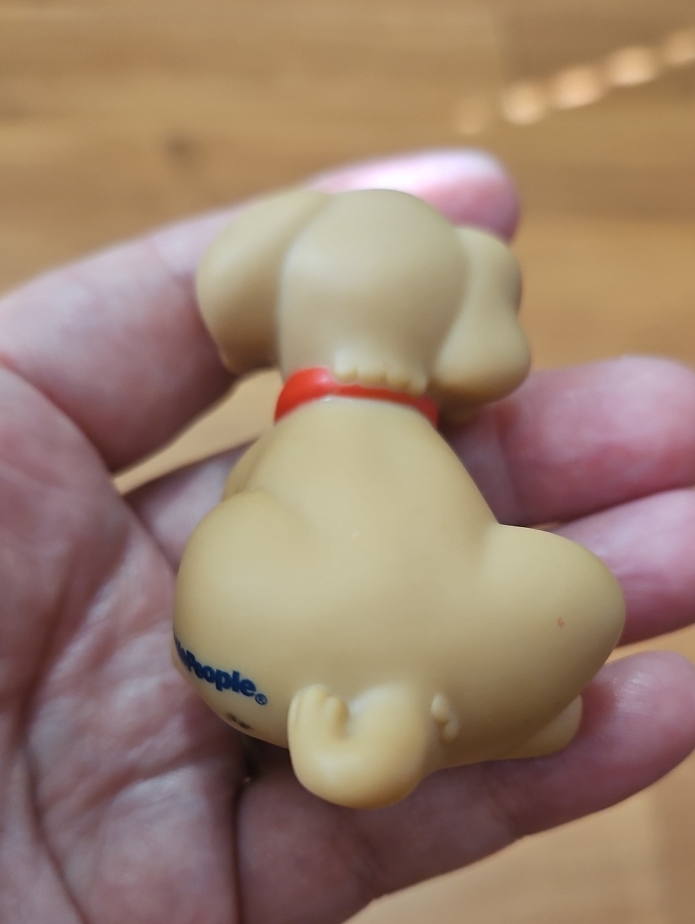 Fisher Price Little People tan puppy dog figure with a red collar - Picture 4 of 9